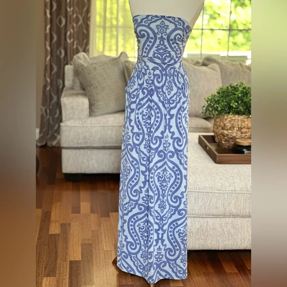 Beautiful Maxi Dress 🦋 - Picture 11 of 14
